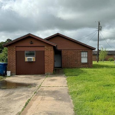 733 Pine Avenue, Prairie View, TX 77445