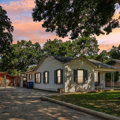 735 Mckinley St, New Braunfels, TX 78130