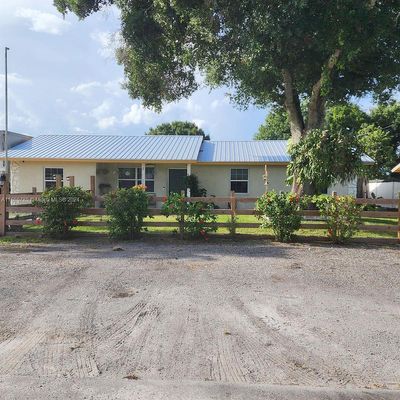 737 Nw 21 St Ln, Okeechobee, FL 34972