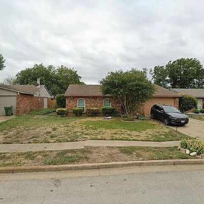 7430 Sandhurst Ln N, North Richland Hills, TX 76182