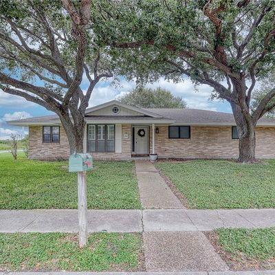 750 Retama Ave, Taft, TX 78390