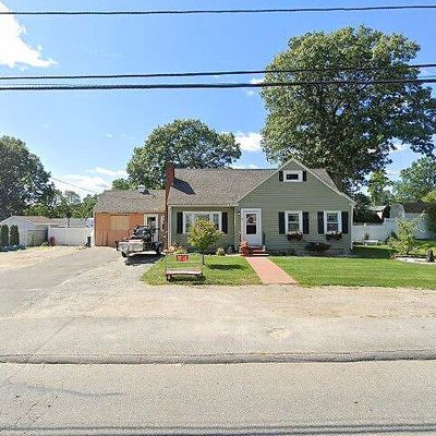 76 Elm St, Methuen, MA 01844