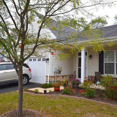 76 Grand National Ln, Newark, DE 19702