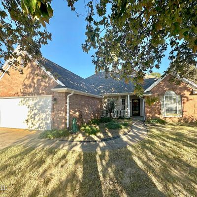 7688 Alexanders Crossing Dr, Olive Branch, MS 38654