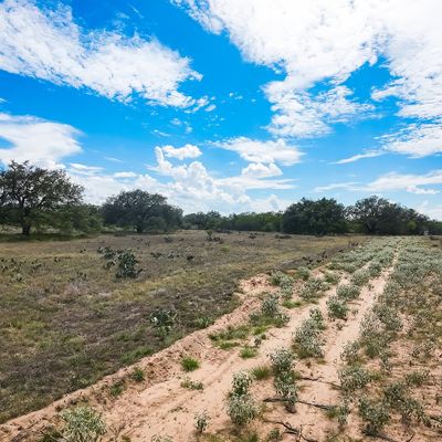 771 A County Road 660, Devine, TX 78016