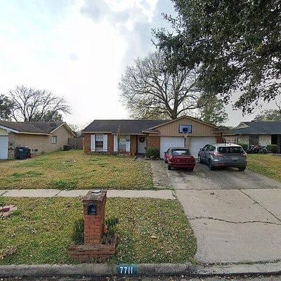 7711 Smokey Wood Ln, Houston, TX 77086