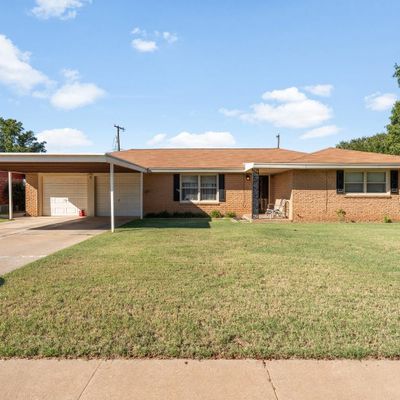 920 Adrian St, Lubbock, TX 79403