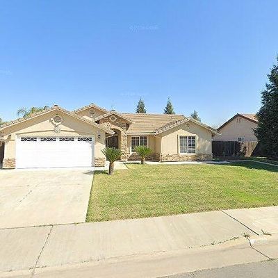 922 Sequoia St, Parlier, CA 93648