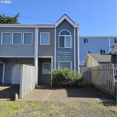 935 Sw 12 Th St, Newport, OR 97365