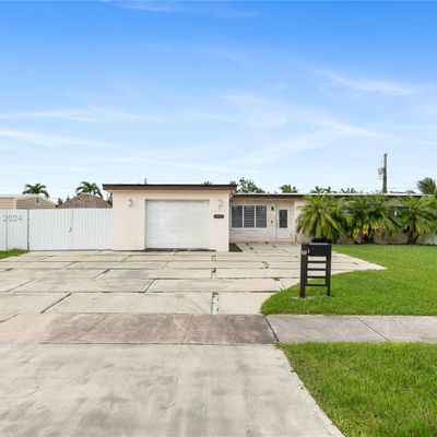 9485 Thanksgiving Dr, Cutler Bay, FL 33157