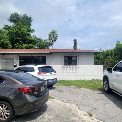 975 Ne 135 Th St, North Miami, FL 33161