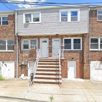 98 A Suburbia Dr, Jersey City, NJ 07305