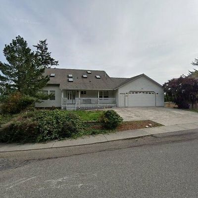 866 Sw Fairhaven Dr, Oak Harbor, WA 98277