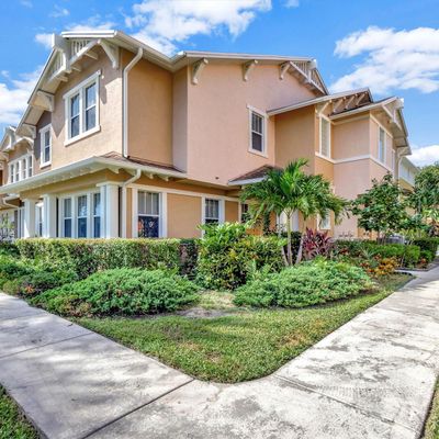 880 Millbrae Court, West Palm Beach, FL 33401