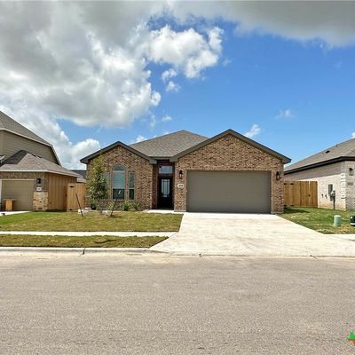 8909 Glade Dr, Temple, TX 76502