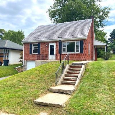 905 Crestview Ave, Reading, PA 19607