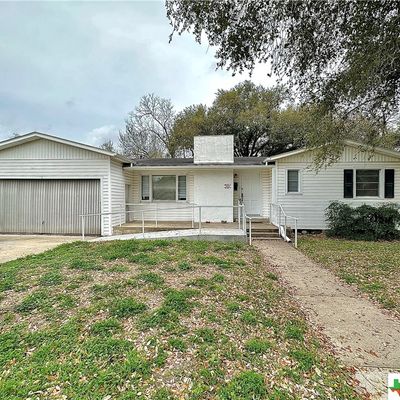 906 Du Pont Ave, Victoria, TX 77901