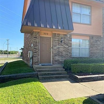 909 Cedar Ter, Cedar Hill, TX 75104