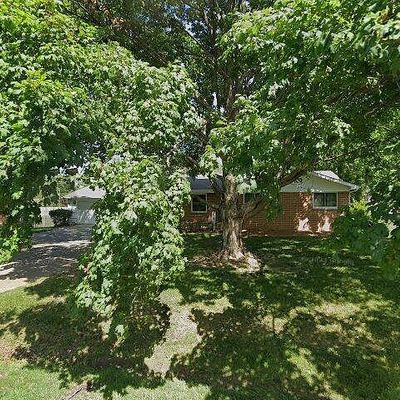 1 Bonniebrook Rd, Chatham, IL 62629