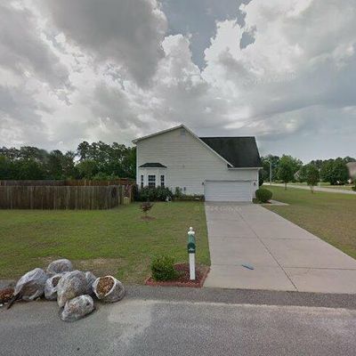 102 Neeley Ln, Raeford, NC 28376