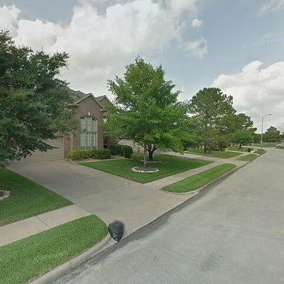 10239 N Laurel Branch Dr, Houston, TX 77064