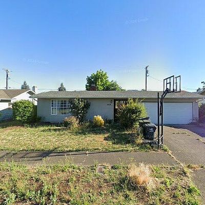 1028 Olympic St, Springfield, OR 97477