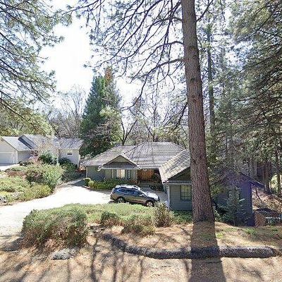 10925 Lower Circle Dr, Grass Valley, CA 95949