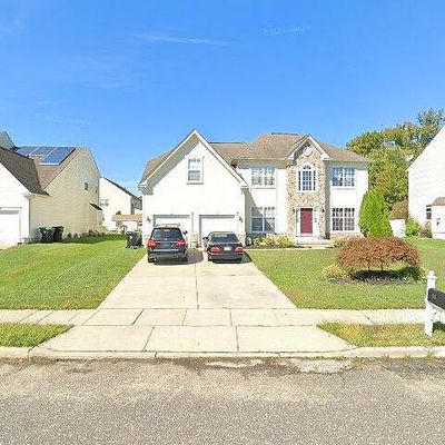 11 Thousand Oak Dr, Sicklerville, NJ 08081