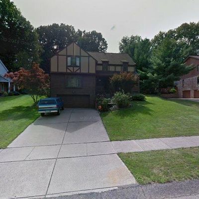 110 Vanita Dr, Coraopolis, PA 15108