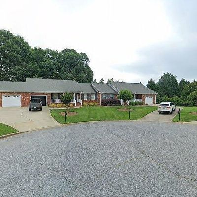 112 Forrest Glen Ct, King, NC 27021