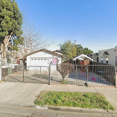 1123 E 67 Th St, Los Angeles, CA 90001