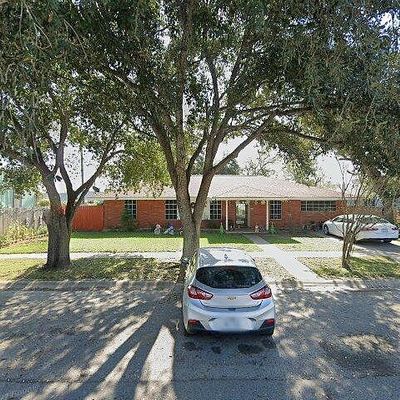 113 W Merriman St, Sinton, TX 78387