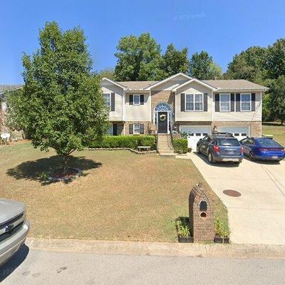 1035 Hedge Apple Dr, Clarksville, TN 37040