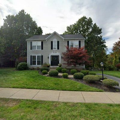 1057 Whispering Woods Dr, Coraopolis, PA 15108