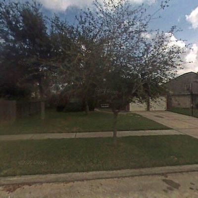 106 Island Breeze Cir, League City, TX 77573