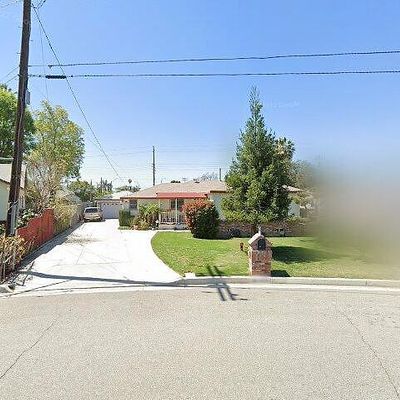 10682 Amapolas St, Redlands, CA 92373