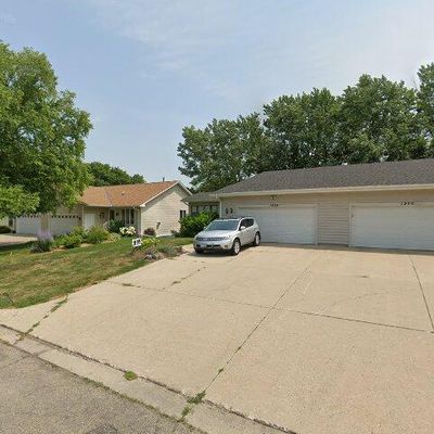 1224 Woodley St E, Northfield, MN 55057