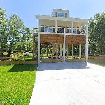 124 Burnett St, Bay Saint Louis, MS 39520