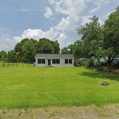 124 Speights Rd, Hankamer, TX 77560