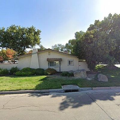 125 S Granada Dr #52, Madera, CA 93637