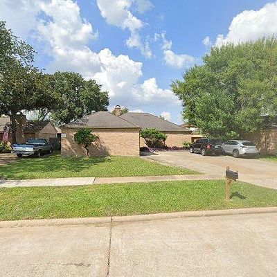 12802 Newbrook Dr, Houston, TX 77072