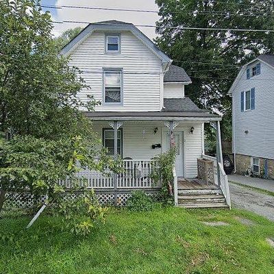 13 Cedar St, Newton, NJ 07860