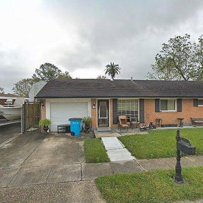 13 Marietta Ct, Chalmette, LA 70043