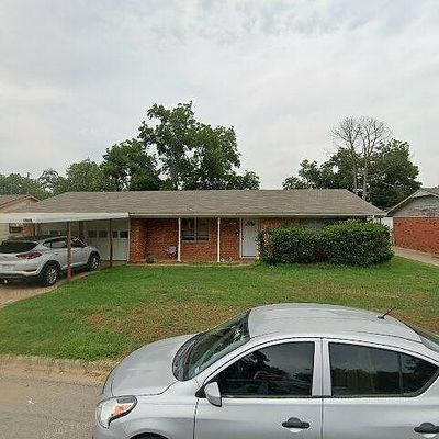 1303 Eleanor St, Burkburnett, TX 76354