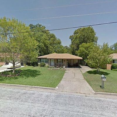 1307 Miami Dr, Longview, TX 75601