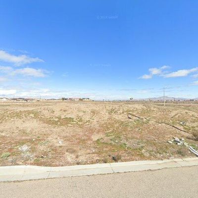 11984 Olivine Rd, Victorville, CA 92392