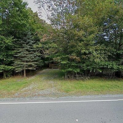 1199 Country Place Dr, Tobyhanna, PA 18466