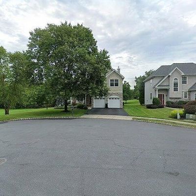 12 Redmond Ct, Bridgewater, NJ 08807