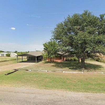 1209 Bell Rd N, Iowa Park, TX 76367