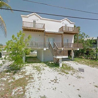 121 Grassy Rd, Key Largo, FL 33037